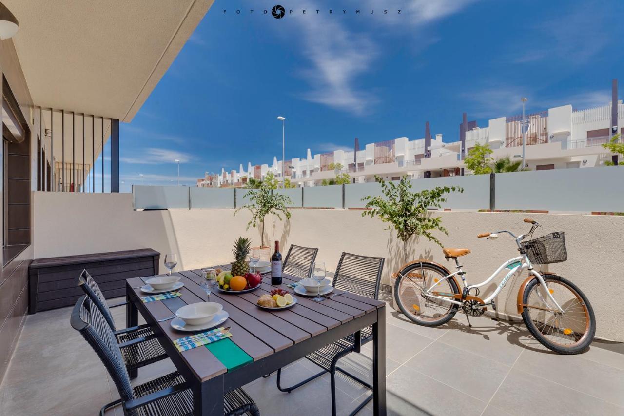 Apartamento En La Planta Baja "Playa Elisa" بيلار ذي لا أوراذاذا المظهر الخارجي الصورة