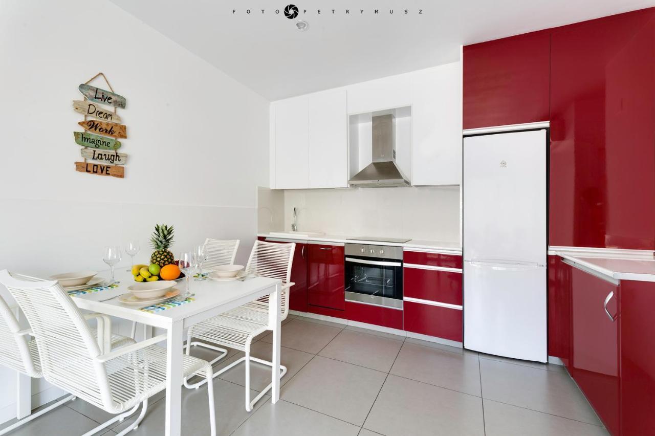 Apartamento En La Planta Baja "Playa Elisa" بيلار ذي لا أوراذاذا المظهر الخارجي الصورة