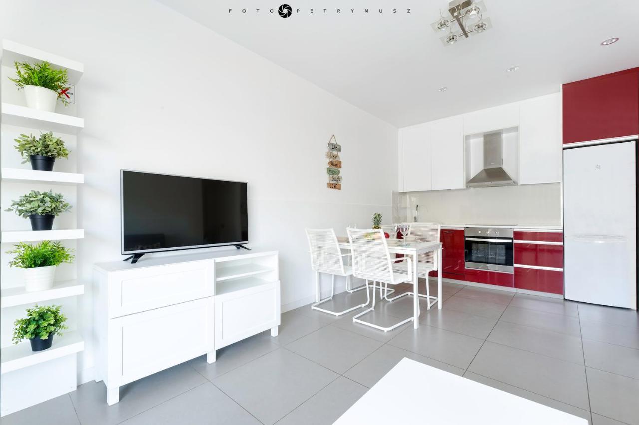 Apartamento En La Planta Baja "Playa Elisa" بيلار ذي لا أوراذاذا المظهر الخارجي الصورة
